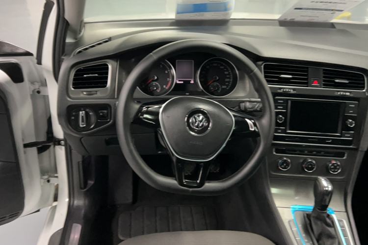 Used Volkswagen Golf 2015 1.4TSI Automatic Comfort Model Steering Wheel