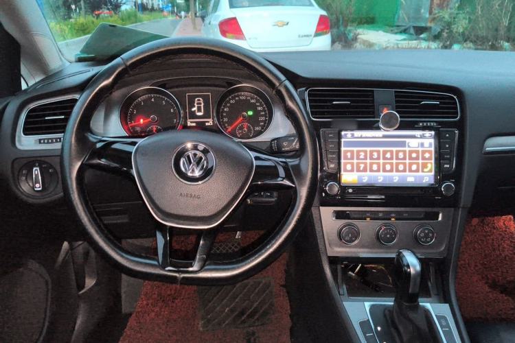 Used Volkswagen Golf 2015 1.4TSI Automatic Comfort Model Steering Wheel