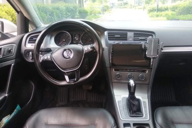 Used Volkswagen Golf 2015 1.4TSI Automatic Comfort Model Steering Wheel