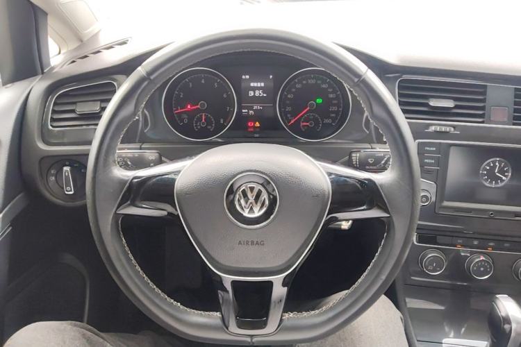Used Volkswagen Golf 2015 1.6L Automatic Comfort Model Steering Wheel