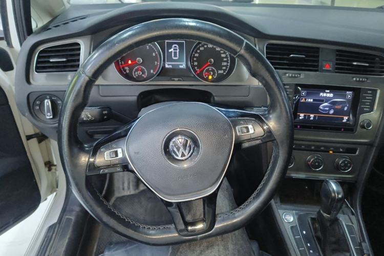 Used Volkswagen Golf 2015 1.4TSI Automatic Luxury Model Steering Wheel