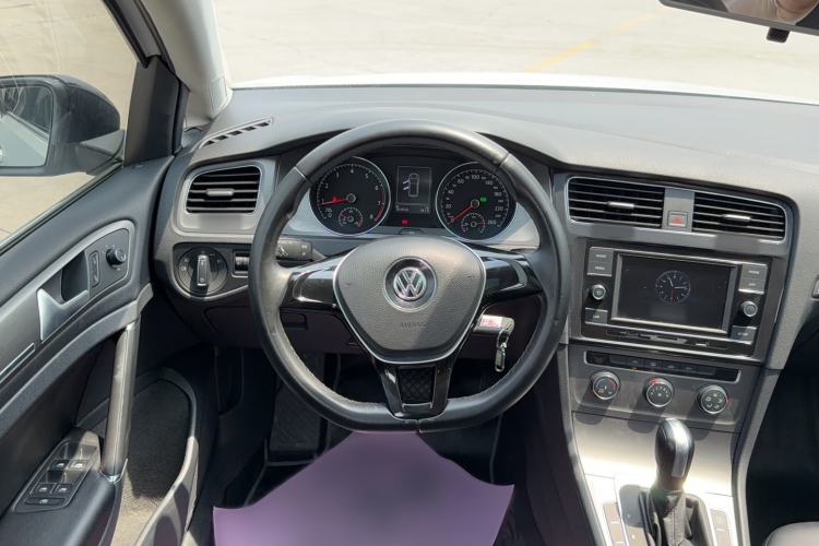 Used Volkswagen Golf 2015 1.6L Automatic Comfort Model Steering Wheel
