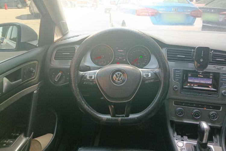 Used Volkswagen Golf 2015 1.4TSI Automatic Luxury Model Steering Wheel