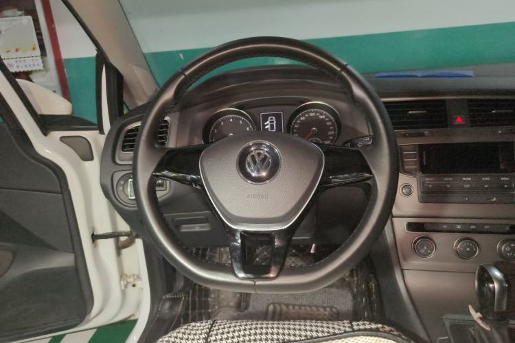 Used Volkswagen Golf 2015 1.6L Automatic Comfort Model Steering Wheel
