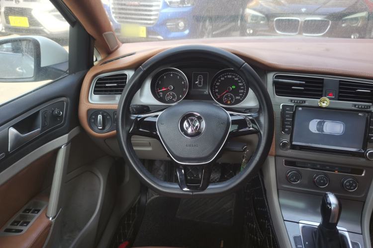 Used Volkswagen Golf 2015 1.4TSI Automatic Comfort Model Steering Wheel