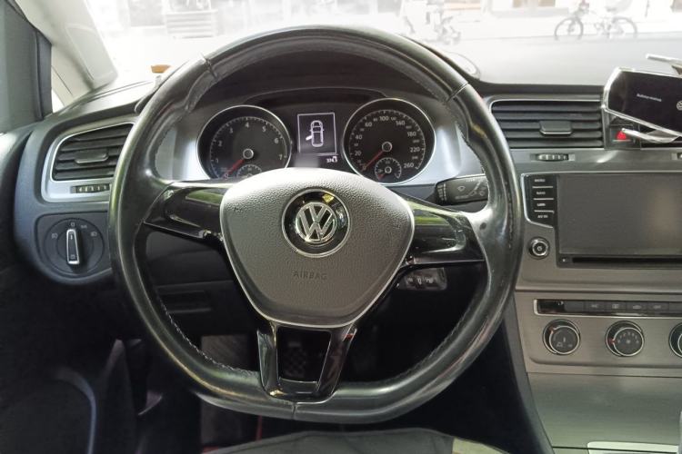 Used Volkswagen Golf 2015 1.4TSI Manual Comfort Model Steering Wheel