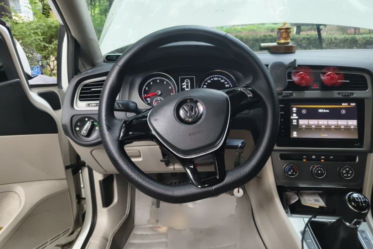Used Volkswagen Golf 2015 1.4TSI Manual Comfort Model Steering Wheel