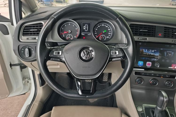 Used Volkswagen Golf 2015 1.4TSI Automatic Luxury Model Steering Wheel
