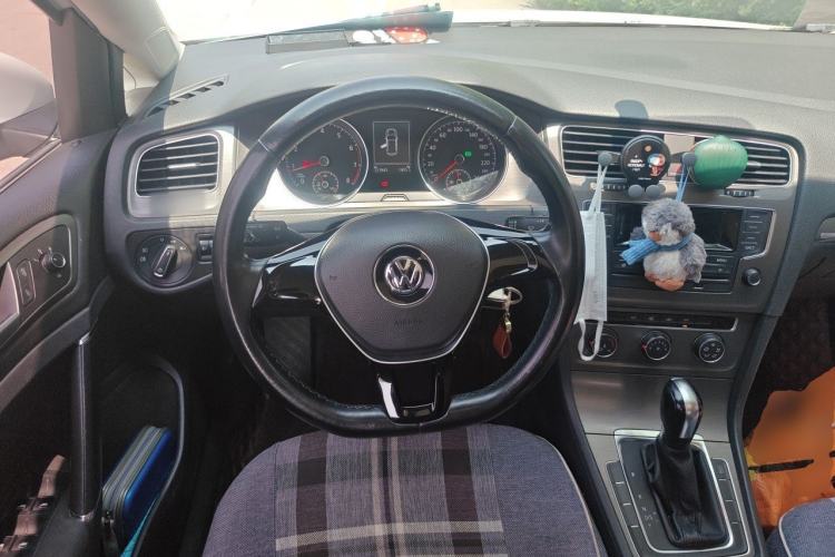 Used Volkswagen Golf 2015 1.6L Automatic Comfort Model Steering Wheel