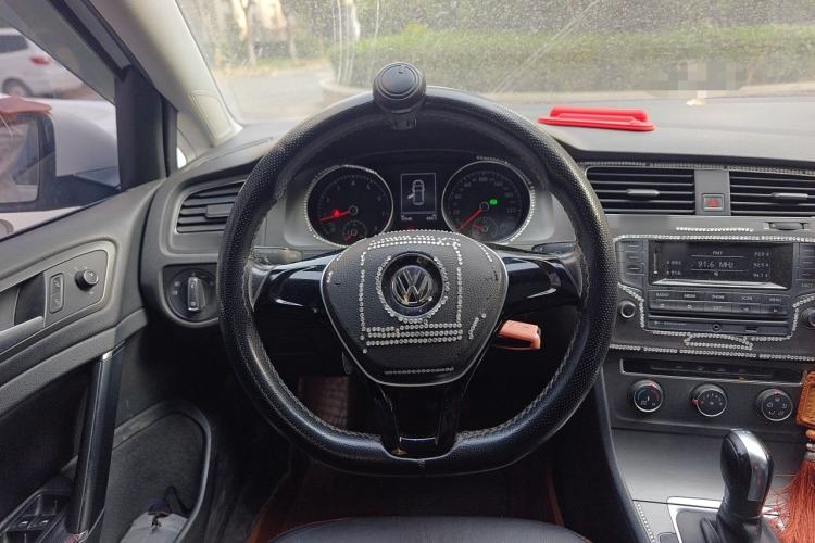 Used Volkswagen Golf 2015 1.4TSI Automatic Comfort Model Steering Wheel