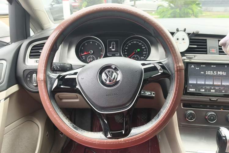 Used Volkswagen Golf 2015 1.4TSI Automatic Comfort Model Steering Wheel