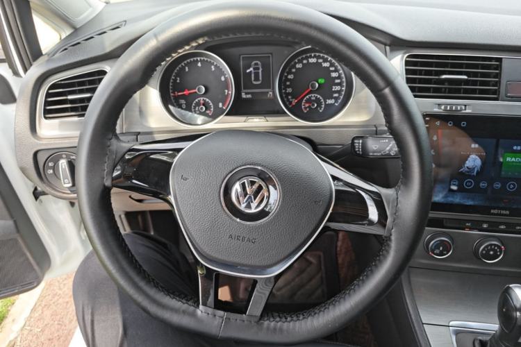 Used Volkswagen Golf 2015 1.6L Automatic Comfort Model Steering Wheel