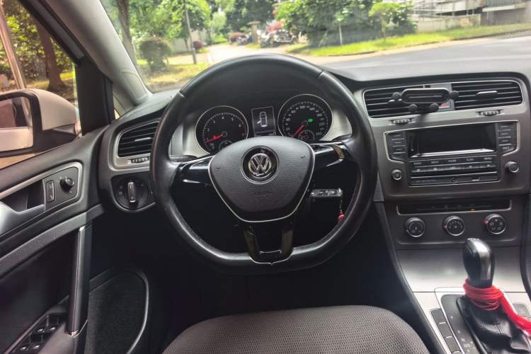 Used Volkswagen Golf 2015 1.4TSI Automatic Comfort Model Steering Wheel