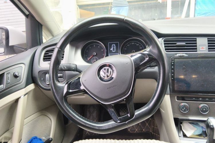 Used Volkswagen Golf 2015 1.6L Automatic Comfort Model Steering Wheel