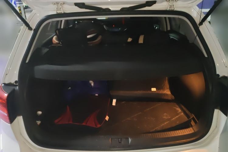 Used Volkswagen Golf 2015 1.6L Automatic Fashion Model Trunk