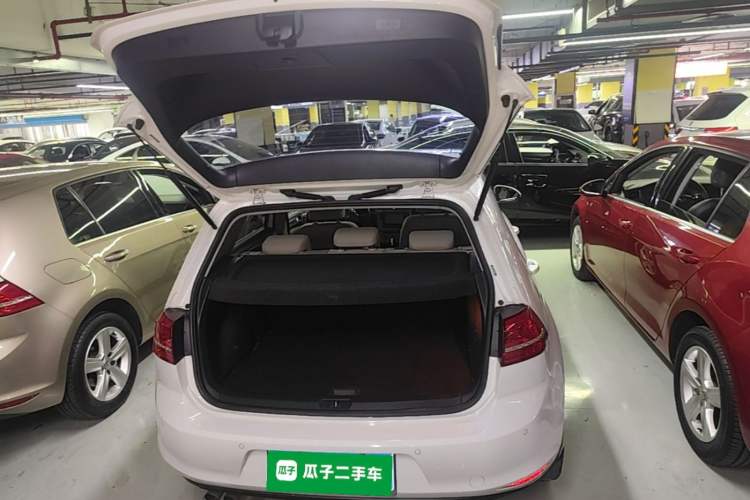 Used Volkswagen Golf 2015 1.4TSI Automatic Comfort Model Trunk