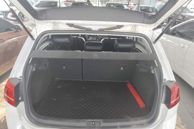 Used Volkswagen Golf 2015 1.4TSI Automatic Comfort Model Trunk