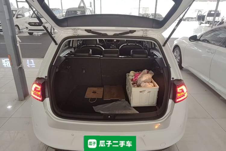 Used Volkswagen Golf 2015 1.4TSI Automatic Luxury Model Trunk
