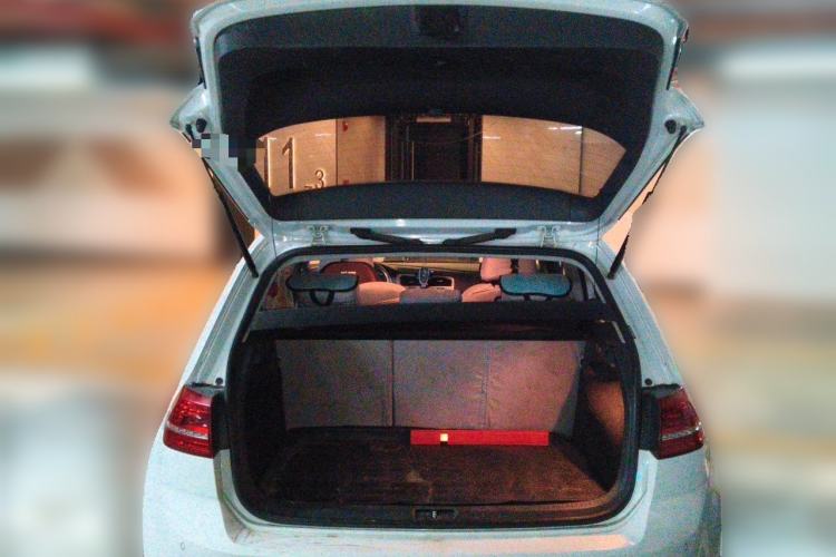Used Volkswagen Golf 2015 1.6L Automatic Comfort Model Trunk