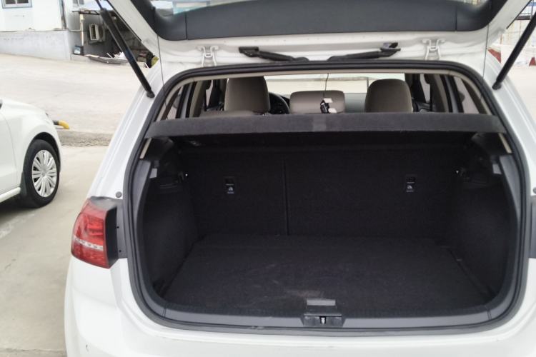 Used Volkswagen Golf 2015 1.6L Automatic Comfort Model Trunk