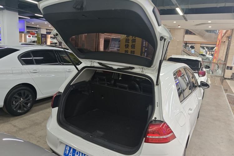 Used Volkswagen Golf 2015 1.4TSI Automatic Luxury Model Trunk