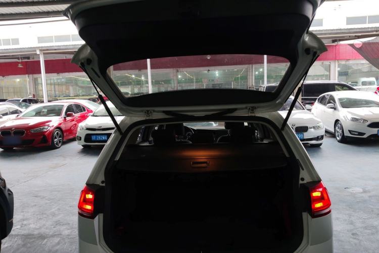 Used Volkswagen Golf 2015 1.4TSI Comfort Travel Edition Trunk