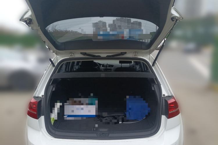 Used Volkswagen Golf 2015 1.6L Automatic Comfort Model Trunk