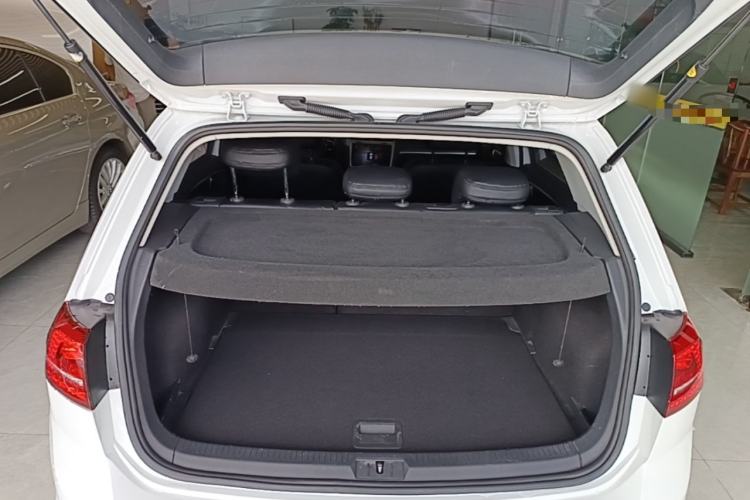 Used Volkswagen Golf 2015 1.4TSI Automatic Comfort Model Trunk