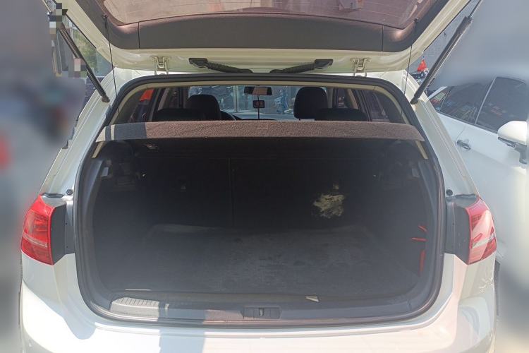 Used Volkswagen Golf 2015 1.4TSI Automatic Comfort Model Trunk