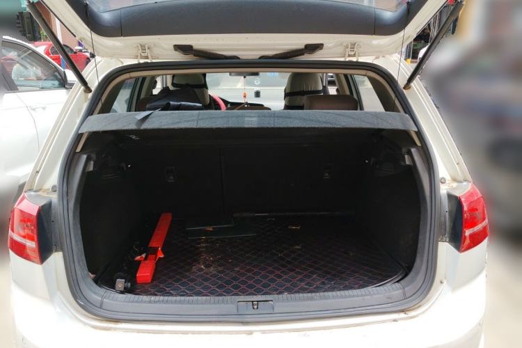 Used Volkswagen Golf 2015 1.6L Automatic Comfort Model Trunk