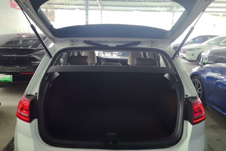 Used Volkswagen Golf 2015 1.4TSI Automatic Comfort Model Trunk
