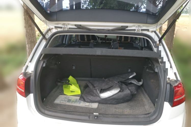 Used Volkswagen Golf 2015 1.6L Automatic Fashion Model Trunk