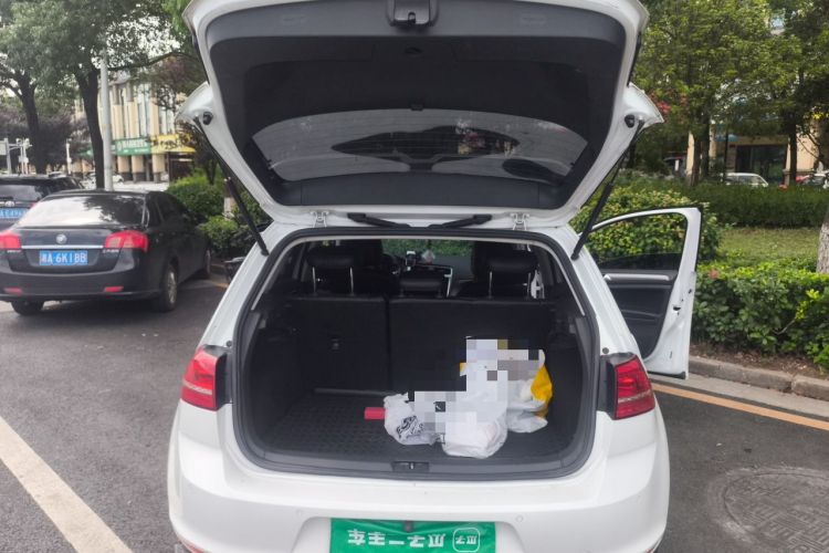 Used Volkswagen Golf 2015 1.6L Automatic Fashion Model Trunk