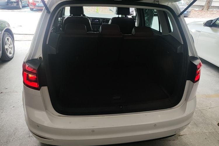 Used Volkswagen Golf 2015 1.4TSI Sportsvan Trunk