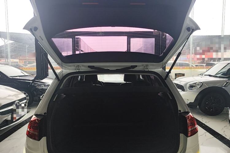 Used Volkswagen Golf 2015 1.6L Automatic Comfort Model Trunk