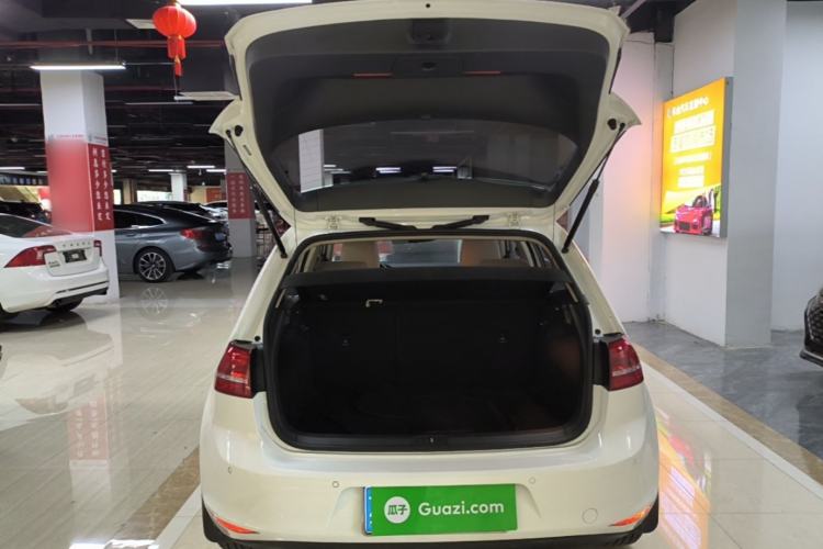 Used Volkswagen Golf 2015 1.6L Automatic Comfort Model Trunk