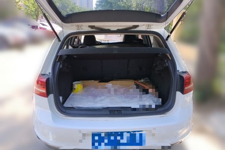 Used Volkswagen Golf 2015 1.6L Automatic Comfort Model Trunk