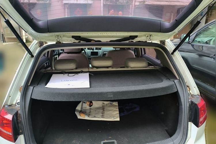 Used Volkswagen Golf 2015 1.6L Automatic Comfort Model Trunk