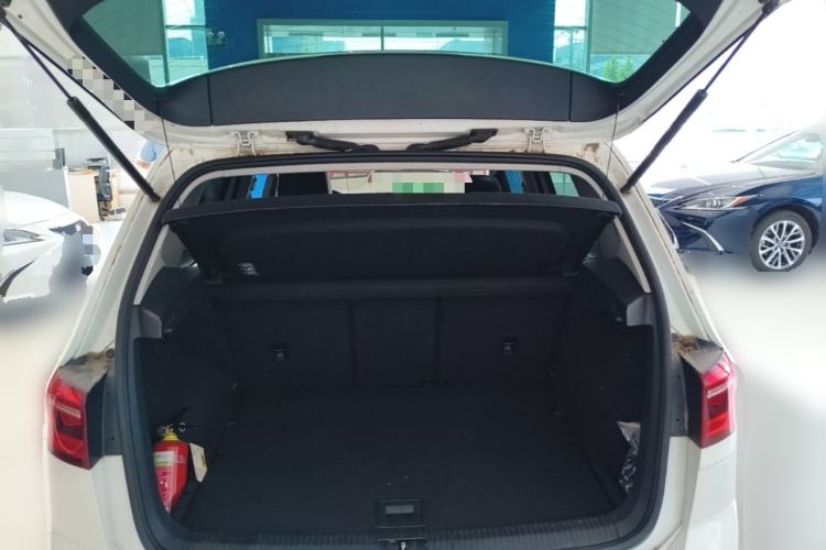 Used Volkswagen Golf 2015 1.4TSI Sportsvan Trunk