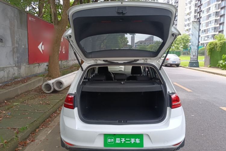 Used Volkswagen Golf 2015 1.6L Automatic Fashion Model Trunk