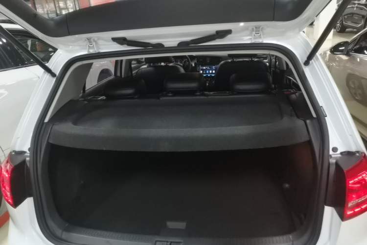 Used Volkswagen Golf 2015 1.4TSI Automatic Comfort Model Trunk