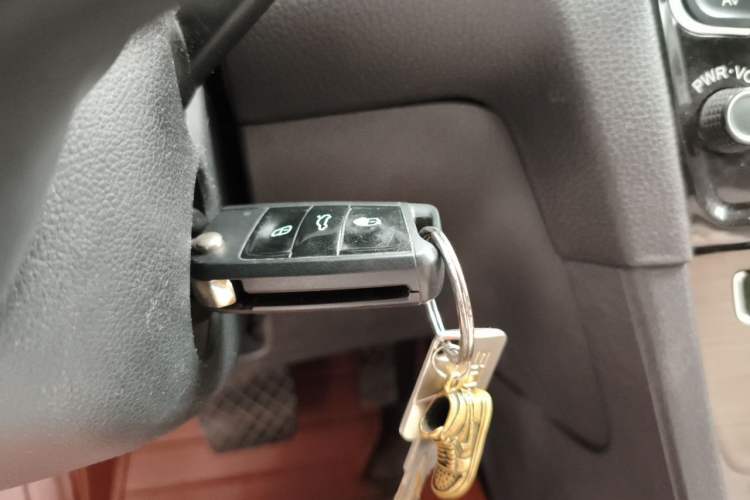 Used Volkswagen Golf 2015 1.4TSI Automatic Comfort Model Vehicle Key