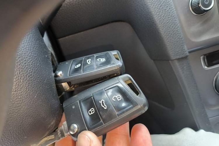Used Volkswagen Golf 2015 1.6L Manual Fashion Edition Vehicle Key