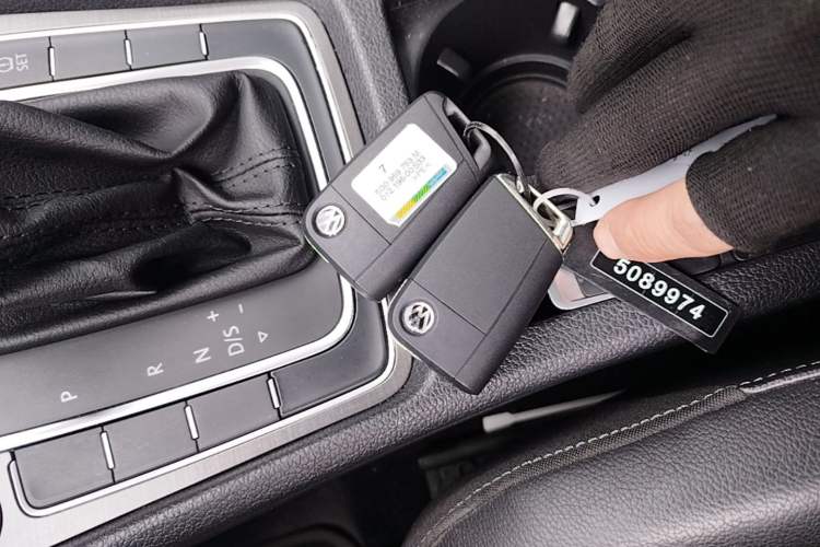 Used Volkswagen Golf 2015 1.4TSI Automatic Luxury Model Vehicle Key