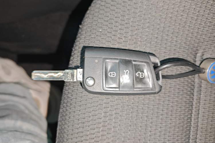 Used Volkswagen Golf 2015 1.2TSI Automatic Comfort Model Vehicle Key