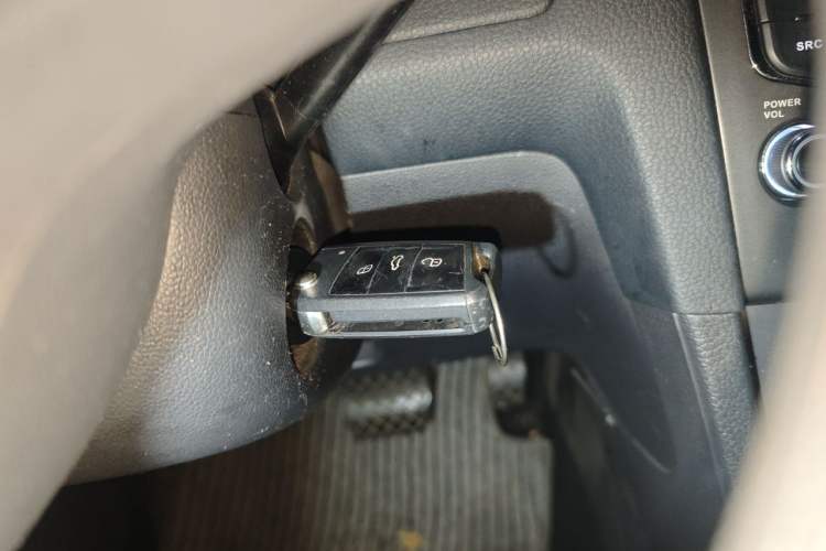 Used Volkswagen Golf 2015 1.6L Automatic Fashion Model Vehicle Key