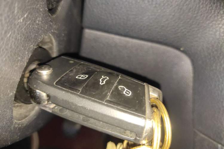 Used Volkswagen Golf 2015 1.4TSI Manual Comfort Model Vehicle Key