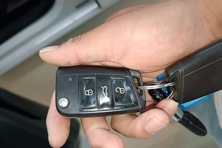 Used Volkswagen Golf 2015 1.6L Automatic Comfort Model Vehicle Key
