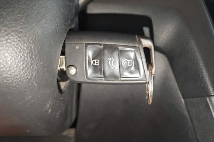 Used Volkswagen Golf 2015 1.6L Automatic Comfort Model Vehicle Key