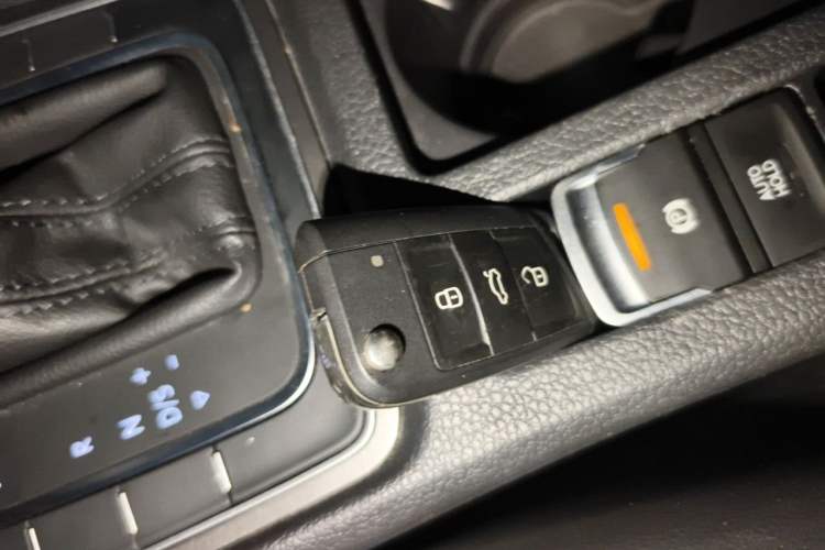 Used Volkswagen Golf 2015 1.4TSI Automatic Luxury Model Vehicle Key